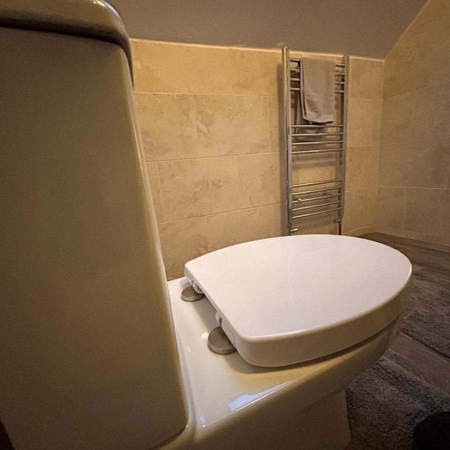 Bv Comfy Attic At Deighton Apartment Huddersfield